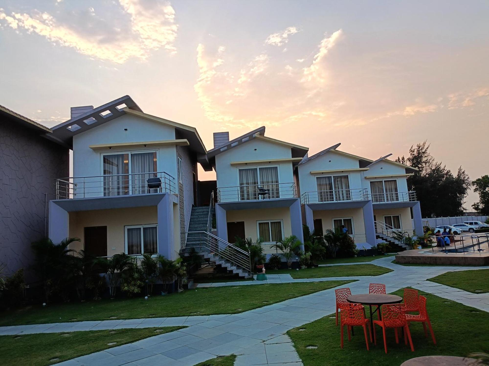 Parth King Beach Resort Mandarmani Ngoại thất bức ảnh